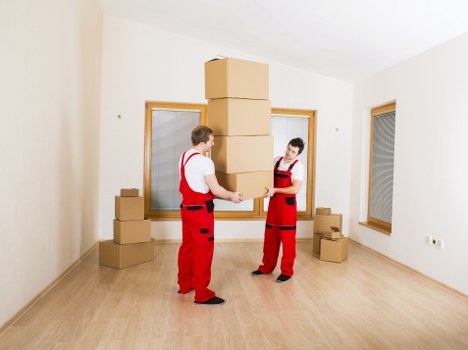 Local moving service transporting a few items safely